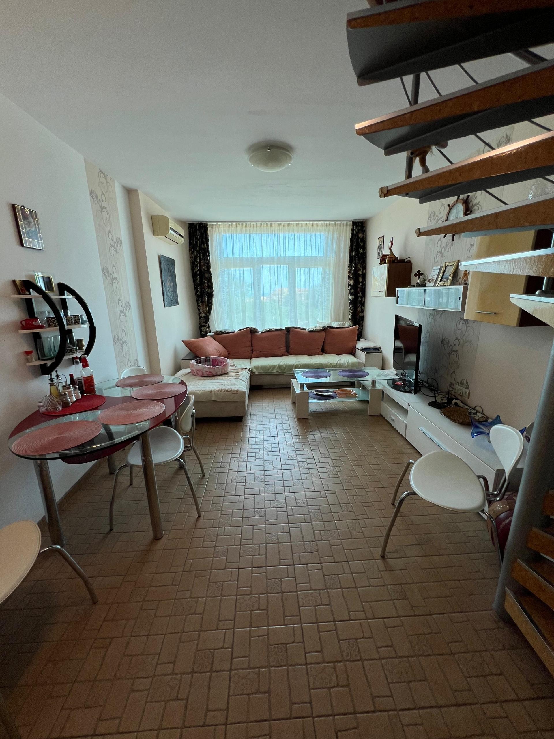 One-Bedroom Maisonette with Partial Sea View in Global Villa, Sunny Beach — photo 3