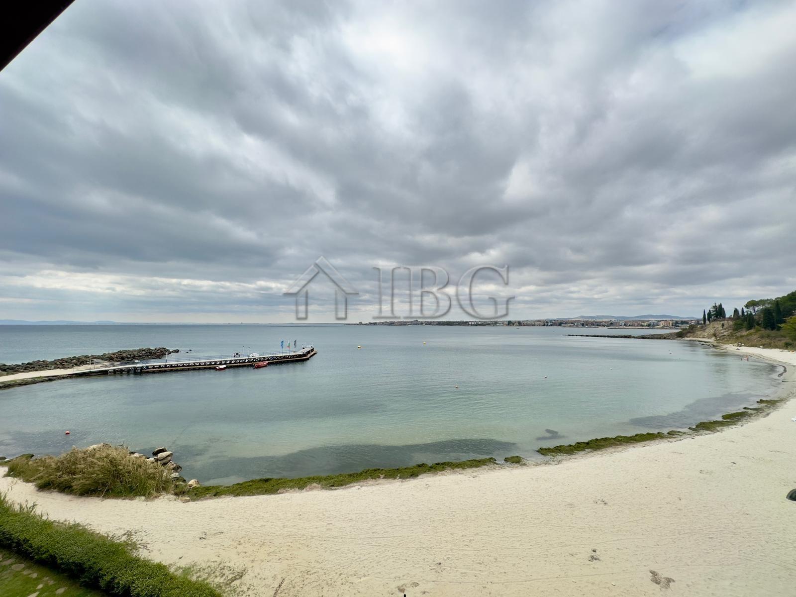 Luxury 3-Room Apartment with Front Sea View First Line Akrotiria Beach, Nessebar — Nessebar
