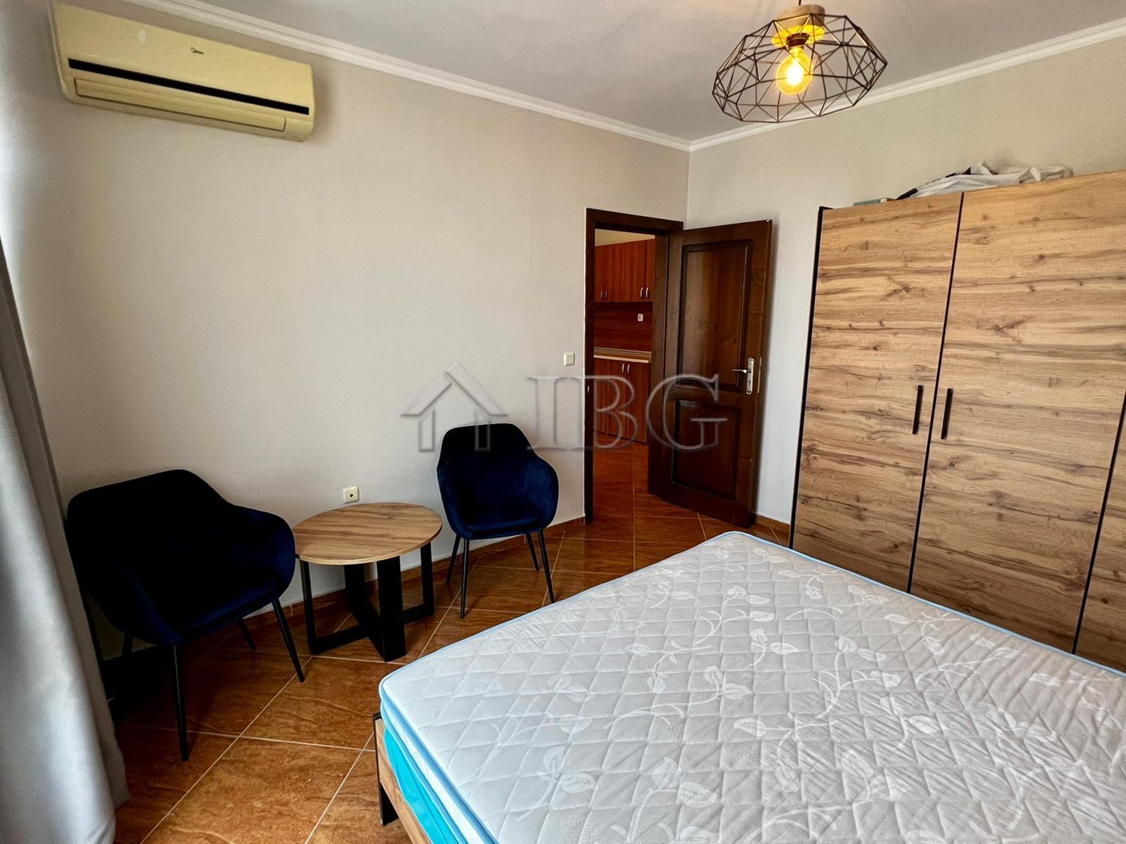 Spacious 2-Bedroom Apartment in Helios Complex, Sveti Vlas — photo 10 of 12