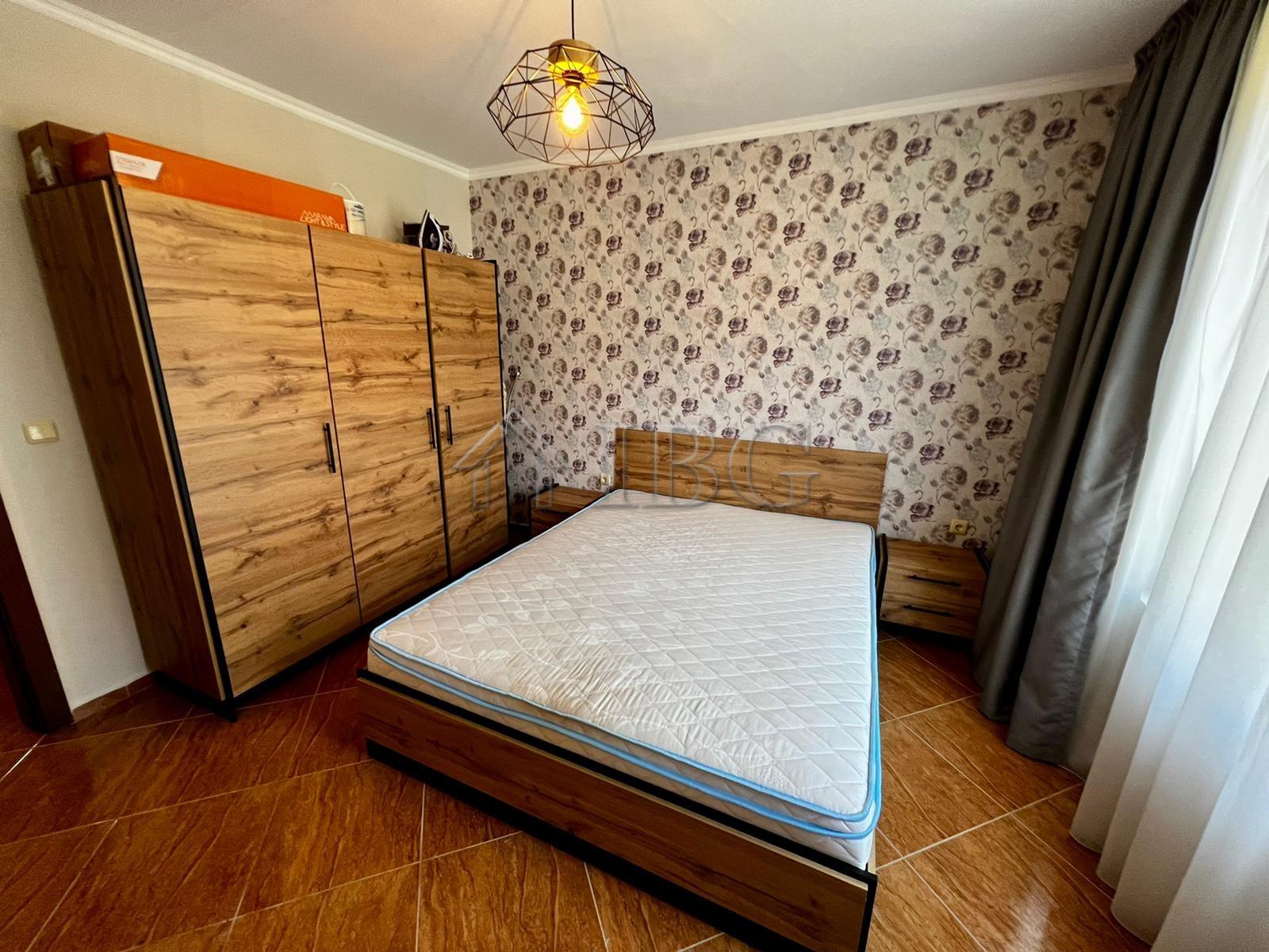 Spacious 2-Bedroom Apartment in Helios Complex, Sveti Vlas — photo 8 of 12