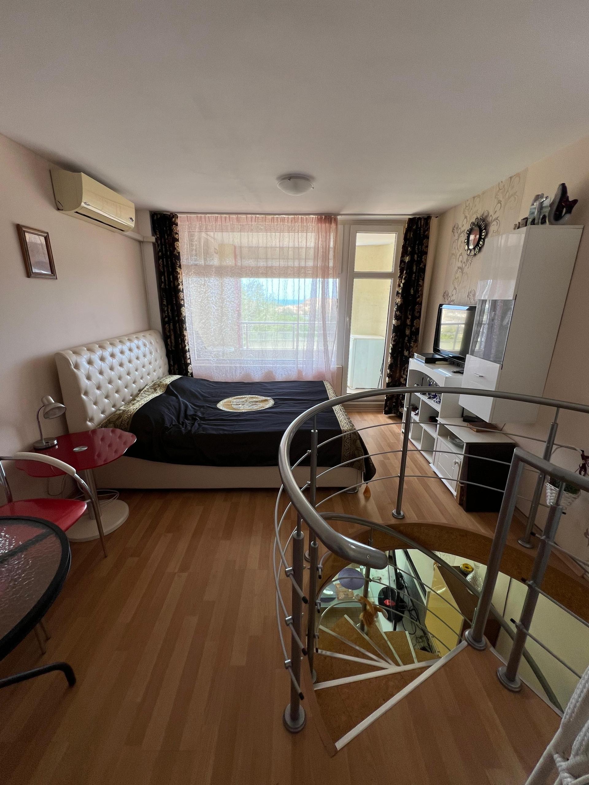 One-Bedroom Maisonette with Partial Sea View in Global Villa, Sunny Beach — photo 12 of 20