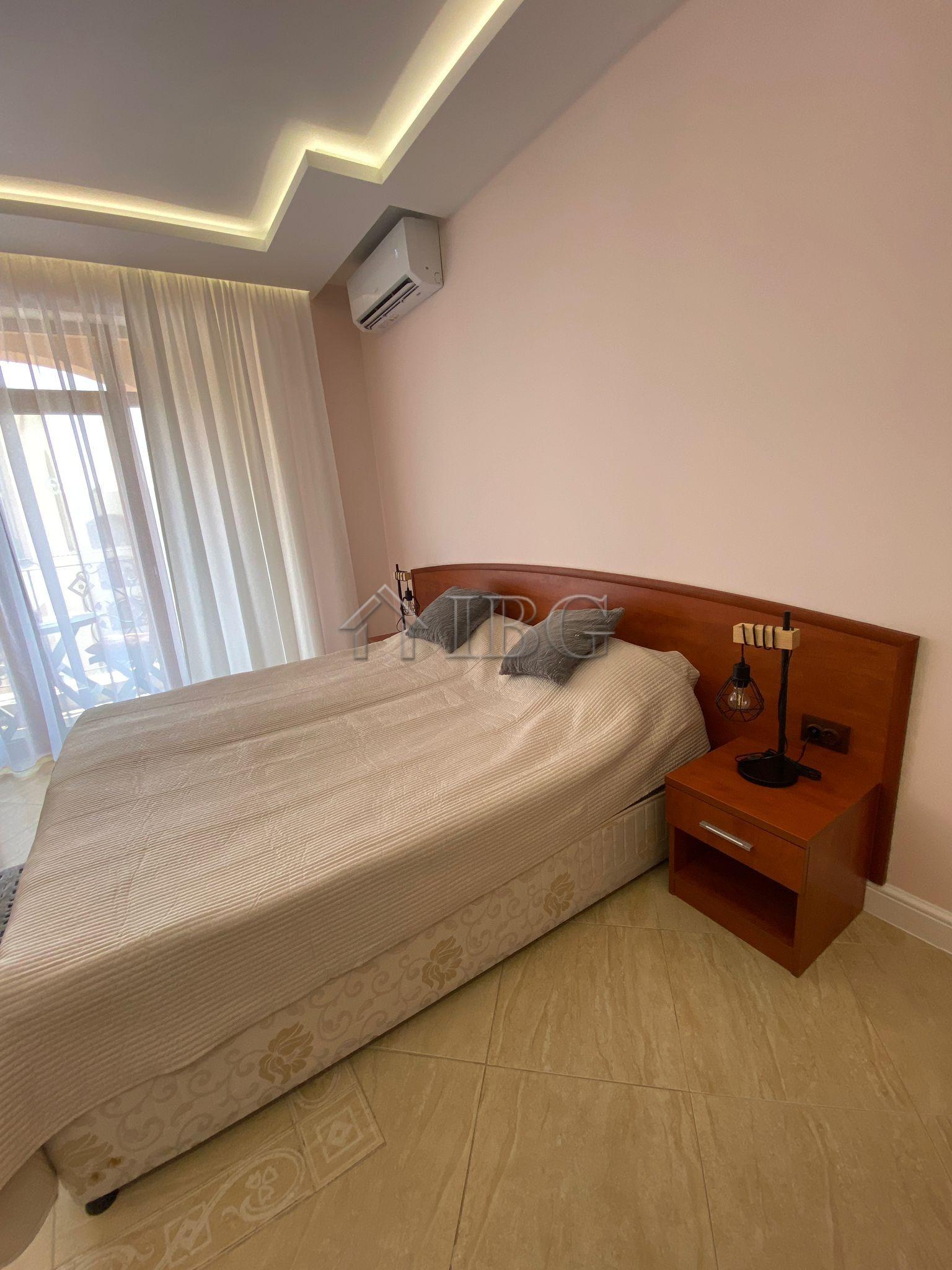 Spacious Studio with Pool View in Palazzo Complex, Sunny Beach — photo 9 of 10