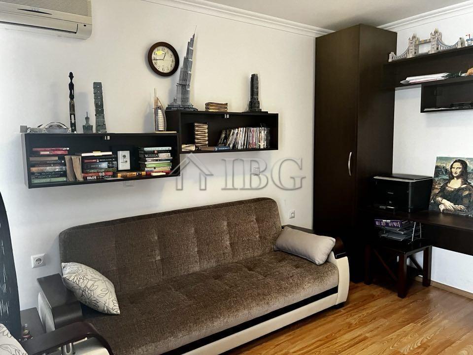 2-Bedroom Apartment with Sea View in Dolce Vita 2, Sveti Vlas — photo 15 of 19