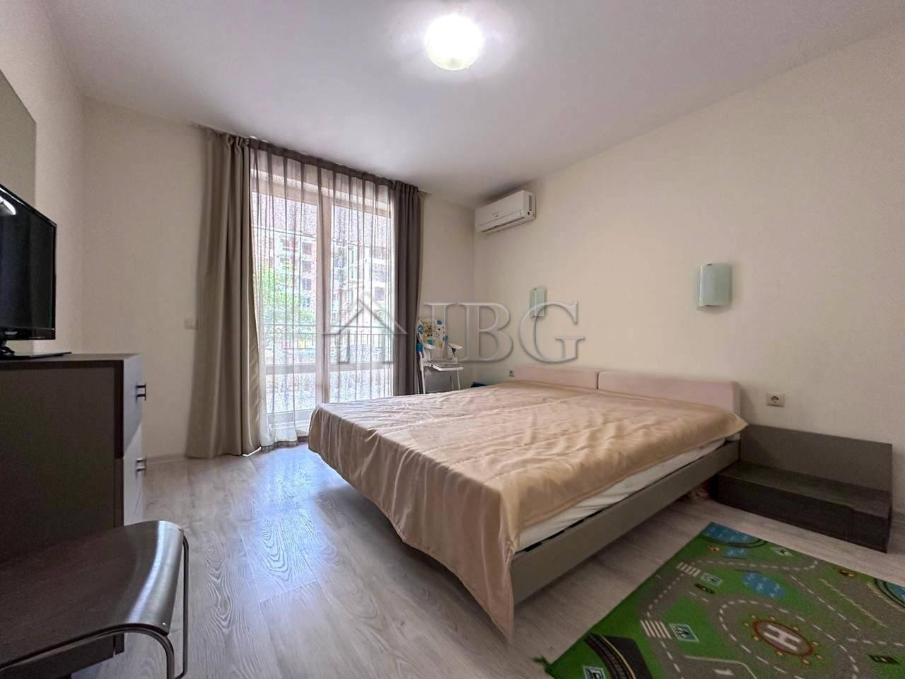 One-Bedroom Apartment in Star Dreams Complex, Sveti Vlas — photo 10 of 15