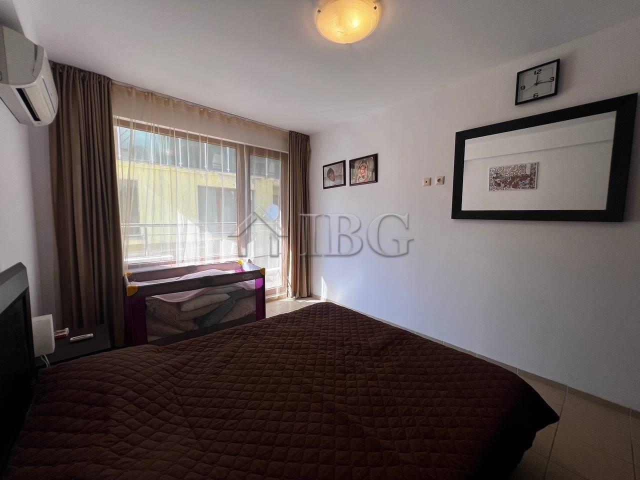 One-Bedroom Apartment Near the Beach, Pomorie — photo 16 of 20