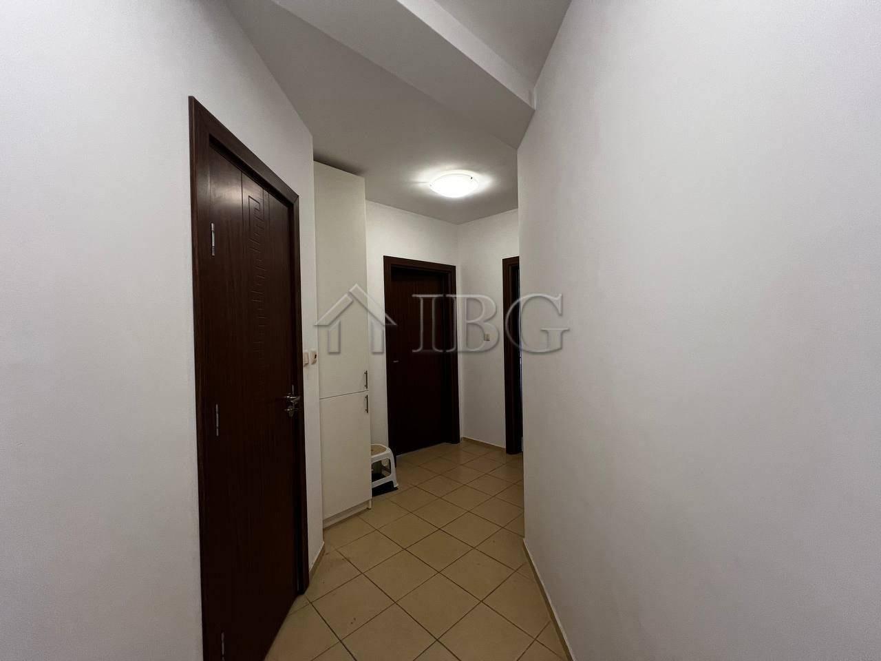 One-Bedroom Apartment Near the Beach, Pomorie — photo 18 of 20