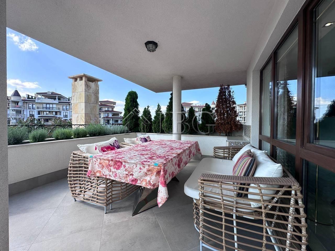 Luxury Two-Bedroom Apartment in Poseidon VIP Residence Club, Nessebar — photo 6