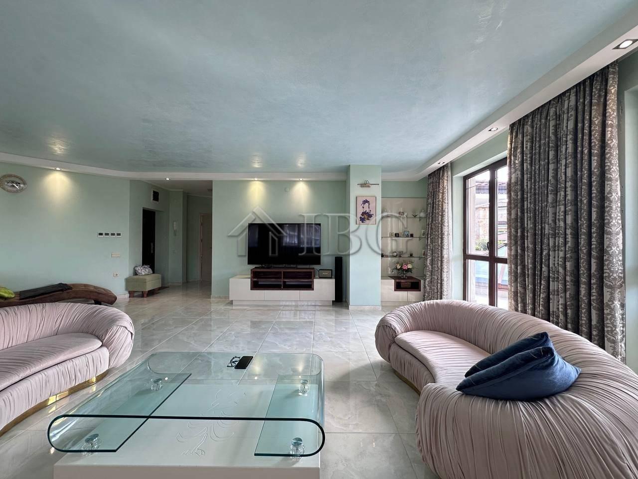 Luxury Two-Bedroom Apartment in Poseidon VIP Residence Club, Nessebar — photo 13 of 25
