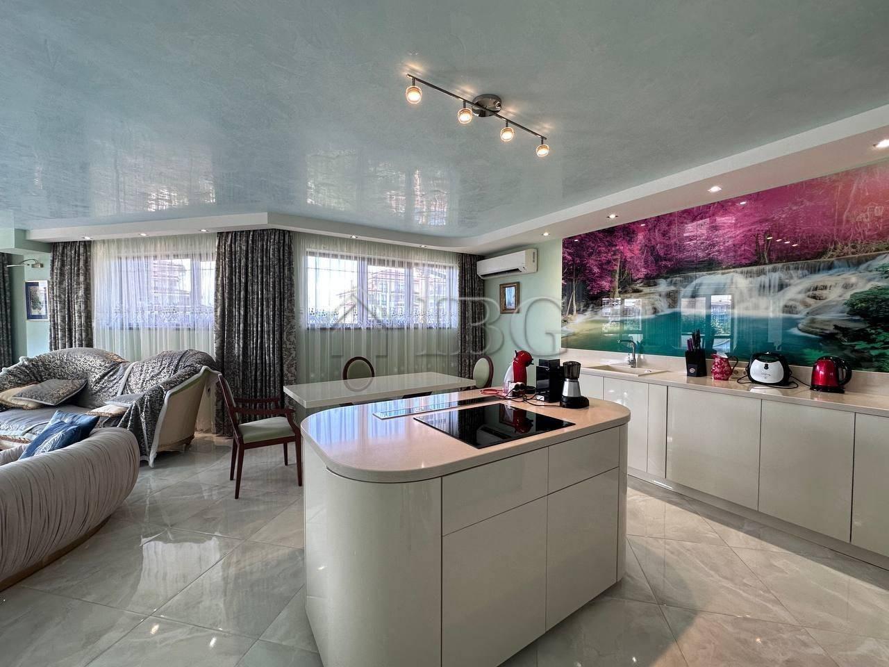 Luxury Two-Bedroom Apartment in Poseidon VIP Residence Club, Nessebar — photo 15 of 25