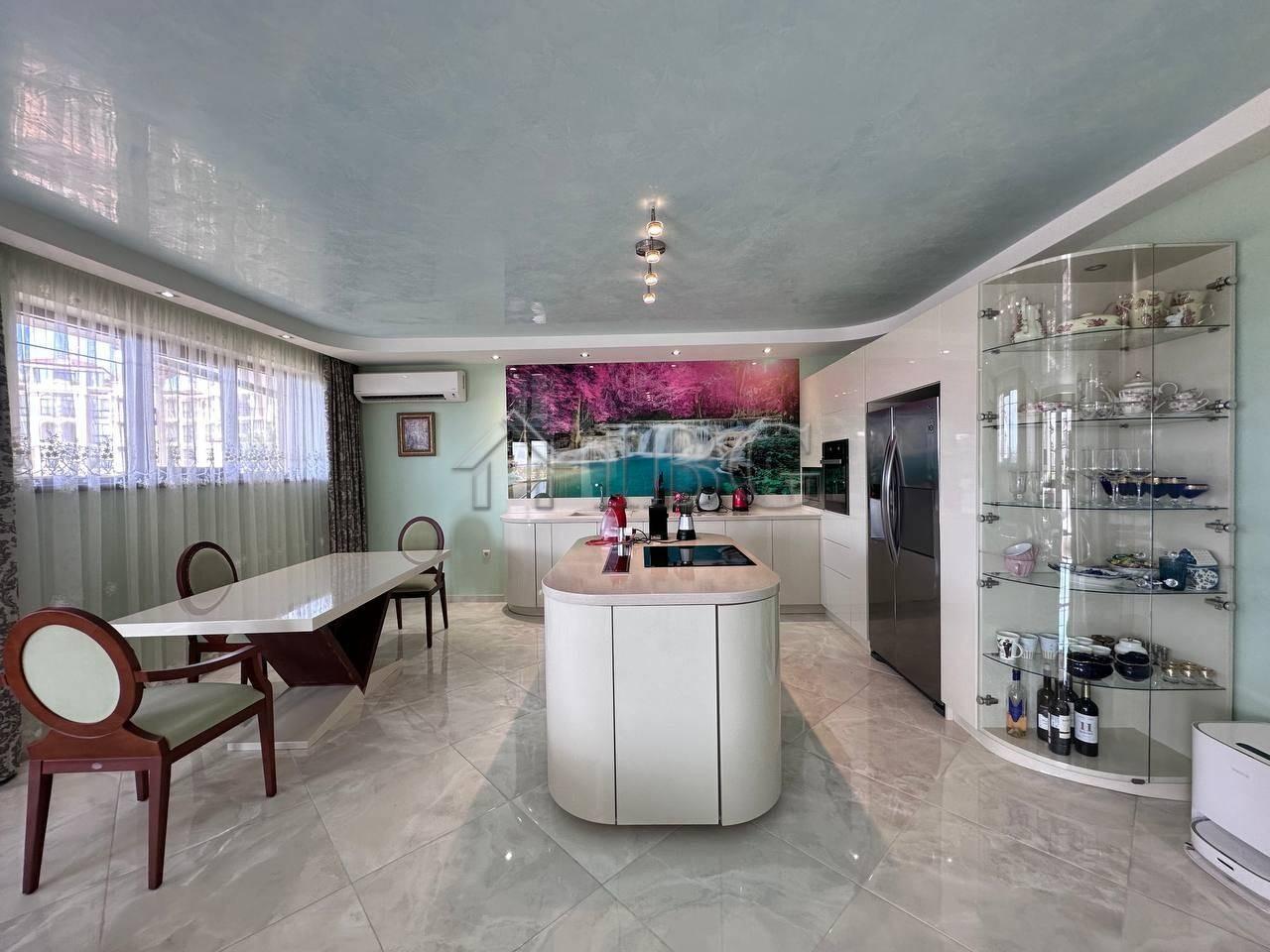 Luxury Two-Bedroom Apartment in Poseidon VIP Residence Club, Nessebar — photo 17 of 25