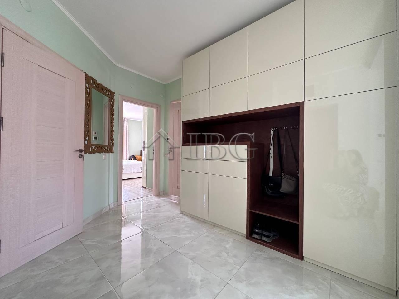 Luxury Two-Bedroom Apartment in Poseidon VIP Residence Club, Nessebar — photo 18 of 25