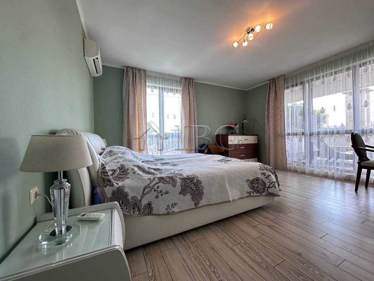 Luxury Two-Bedroom Apartment in Poseidon VIP Residence Club, Nessebar — photo 20 of 25