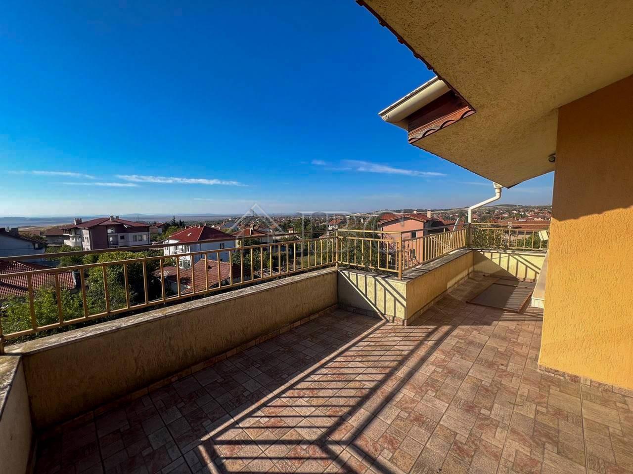 Spacious Three-Storey House with Mountain Views in Banevo, Burgas — photo 4 of 25