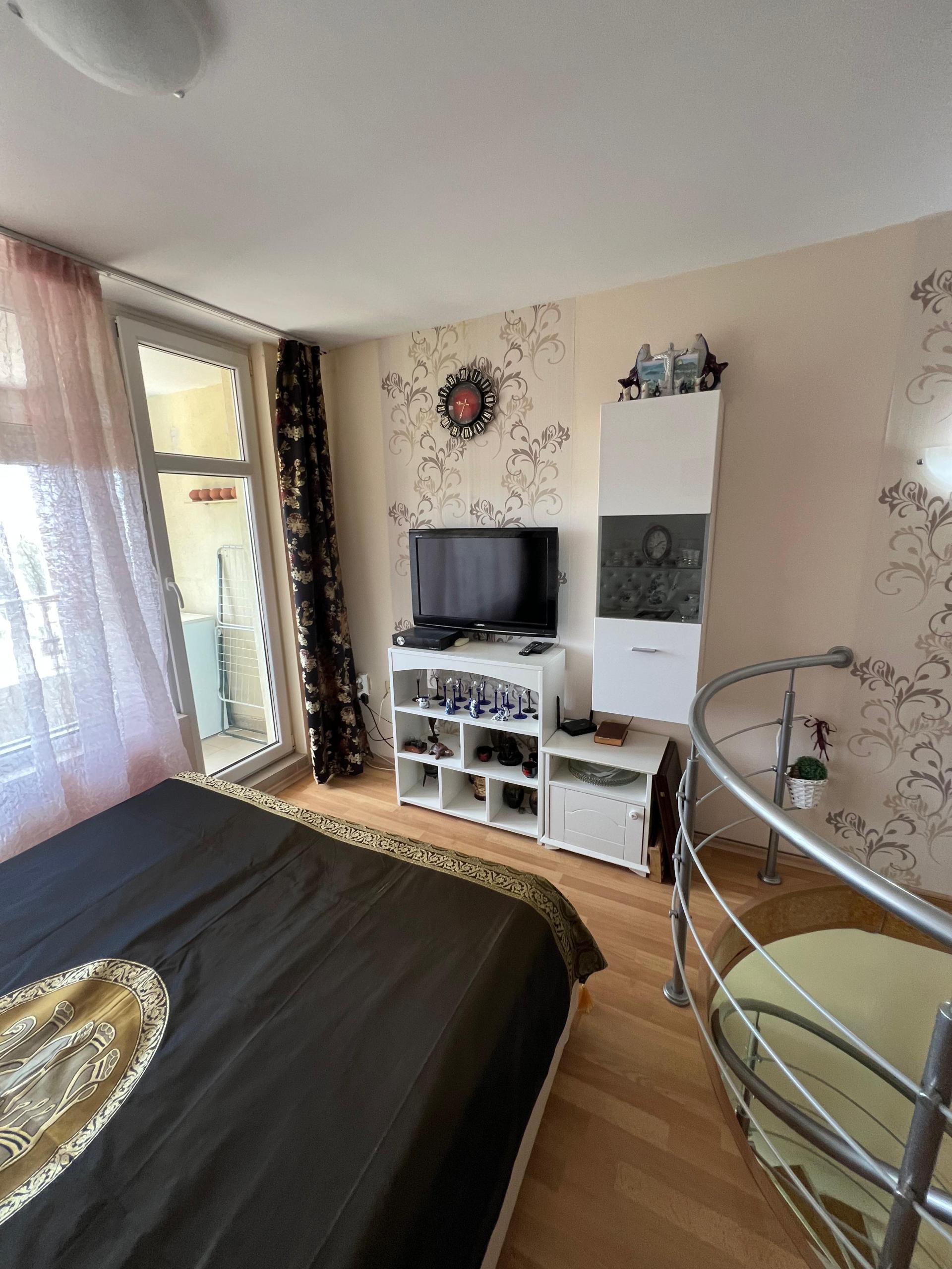 One-Bedroom Maisonette with Partial Sea View in Global Villa, Sunny Beach — photo 2