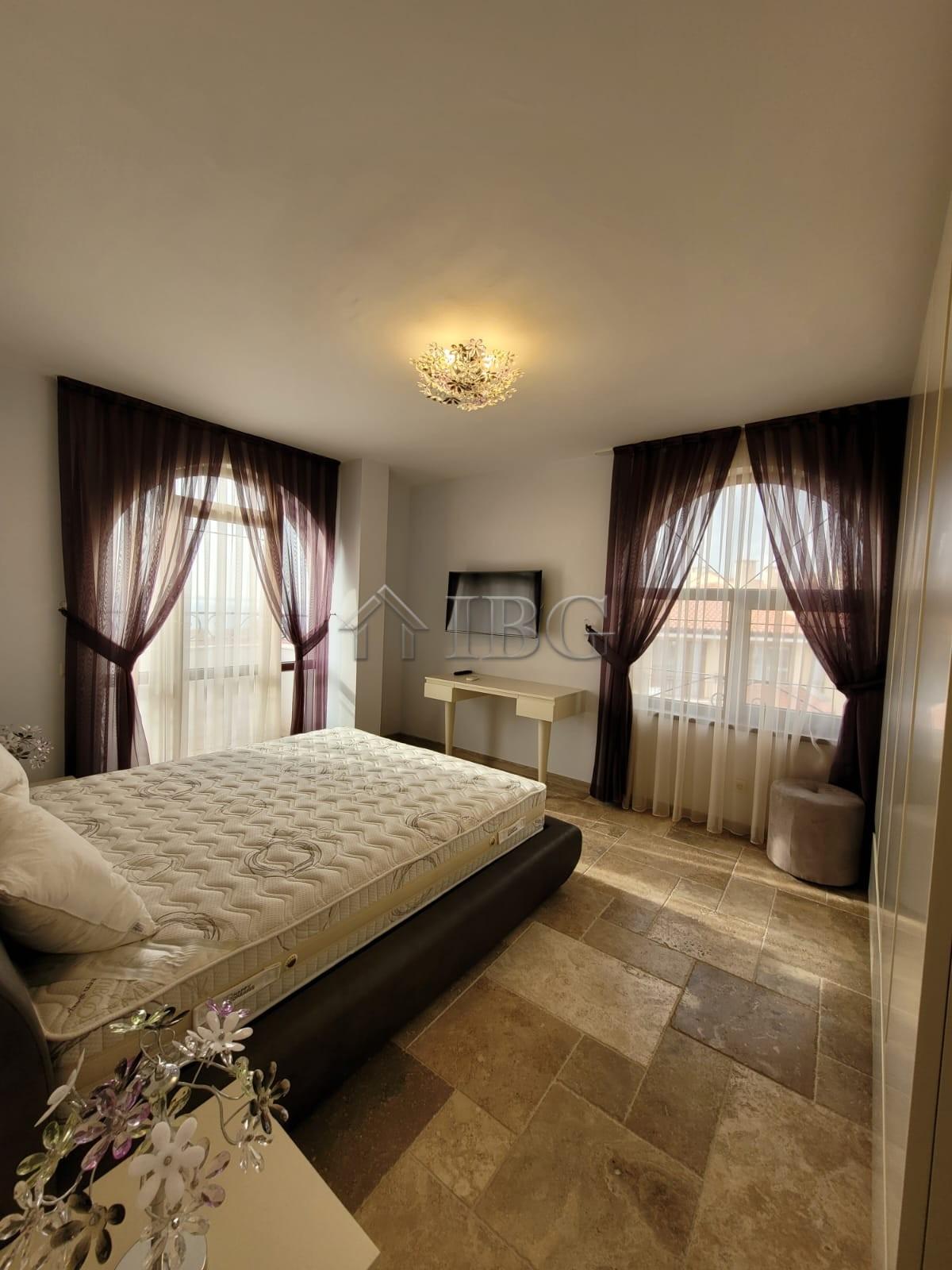 Luxurious Three-Level Maisonette with Sea Views in Arthur Complex, Sveti Vlas — photo 12 of 20