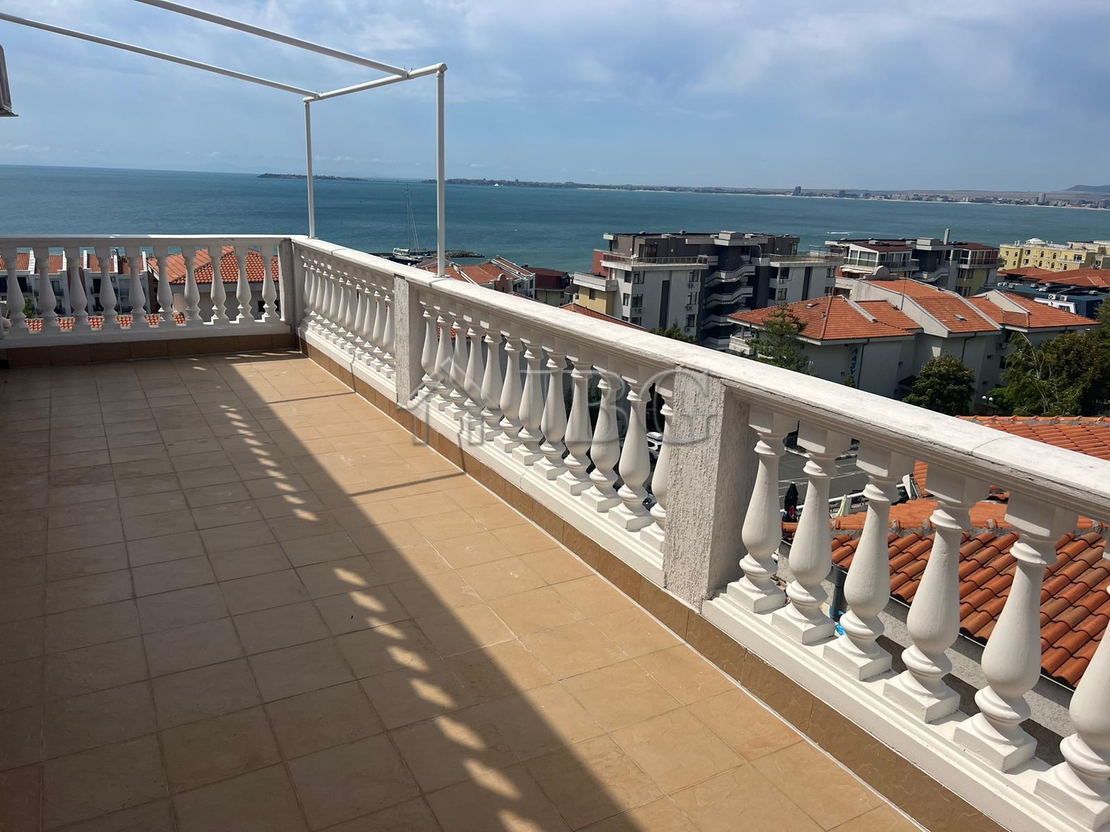 3-Bedroom Apartment with Yacht Harbor View in Caprice, Sveti Vlas — photo 8 of 18