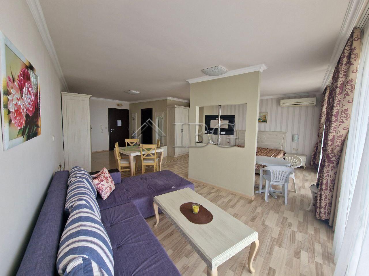 Spacious Studio with Frontal Sea View in Penelope Palace, Pomorie — photo 9 of 16