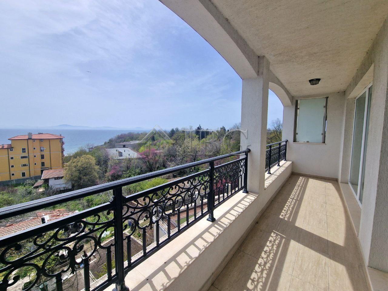 Spacious Studio with Frontal Sea View in Penelope Palace, Pomorie — photo 6 of 16