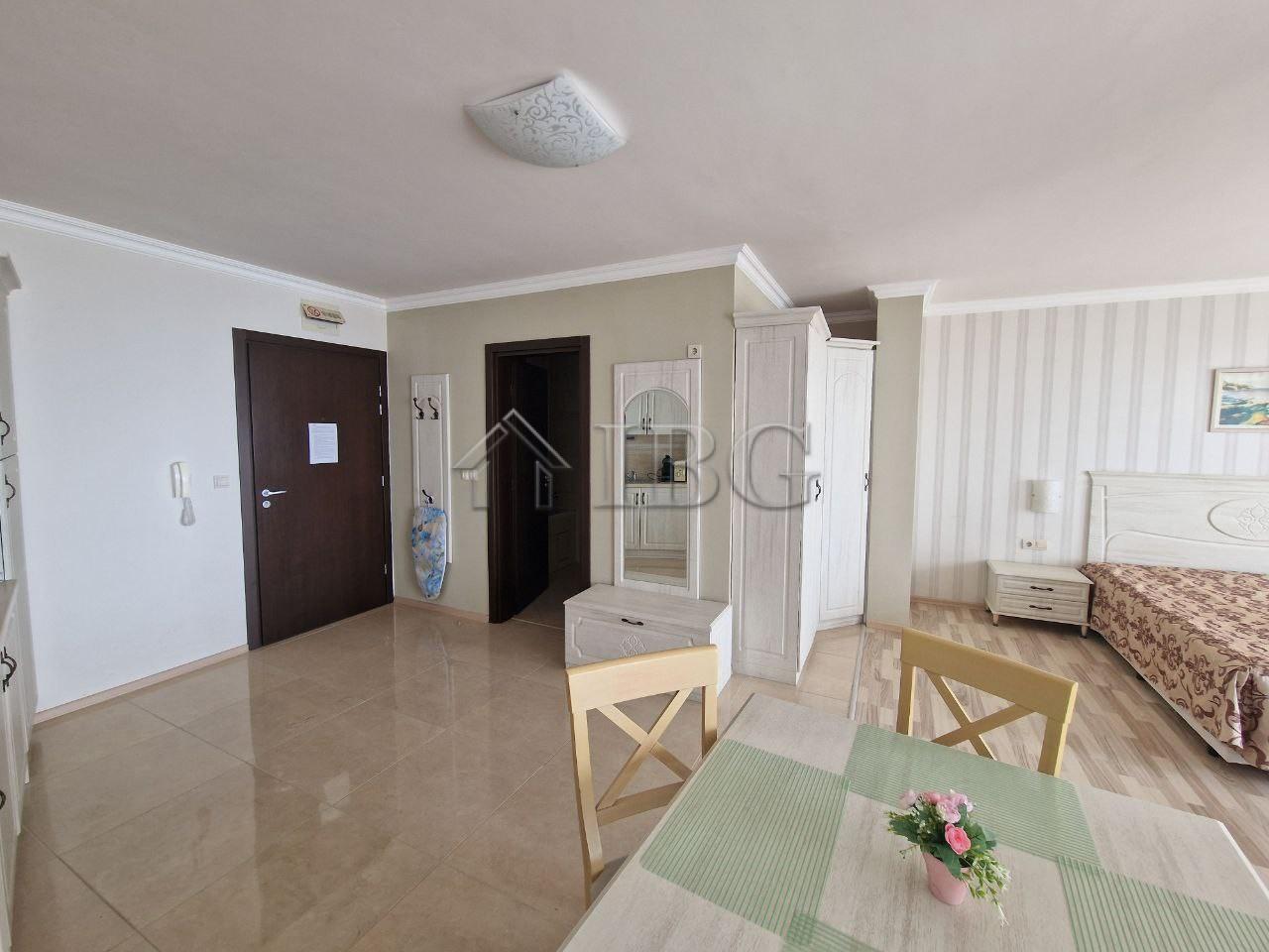 Spacious Studio with Frontal Sea View in Penelope Palace, Pomorie — photo 15 of 16