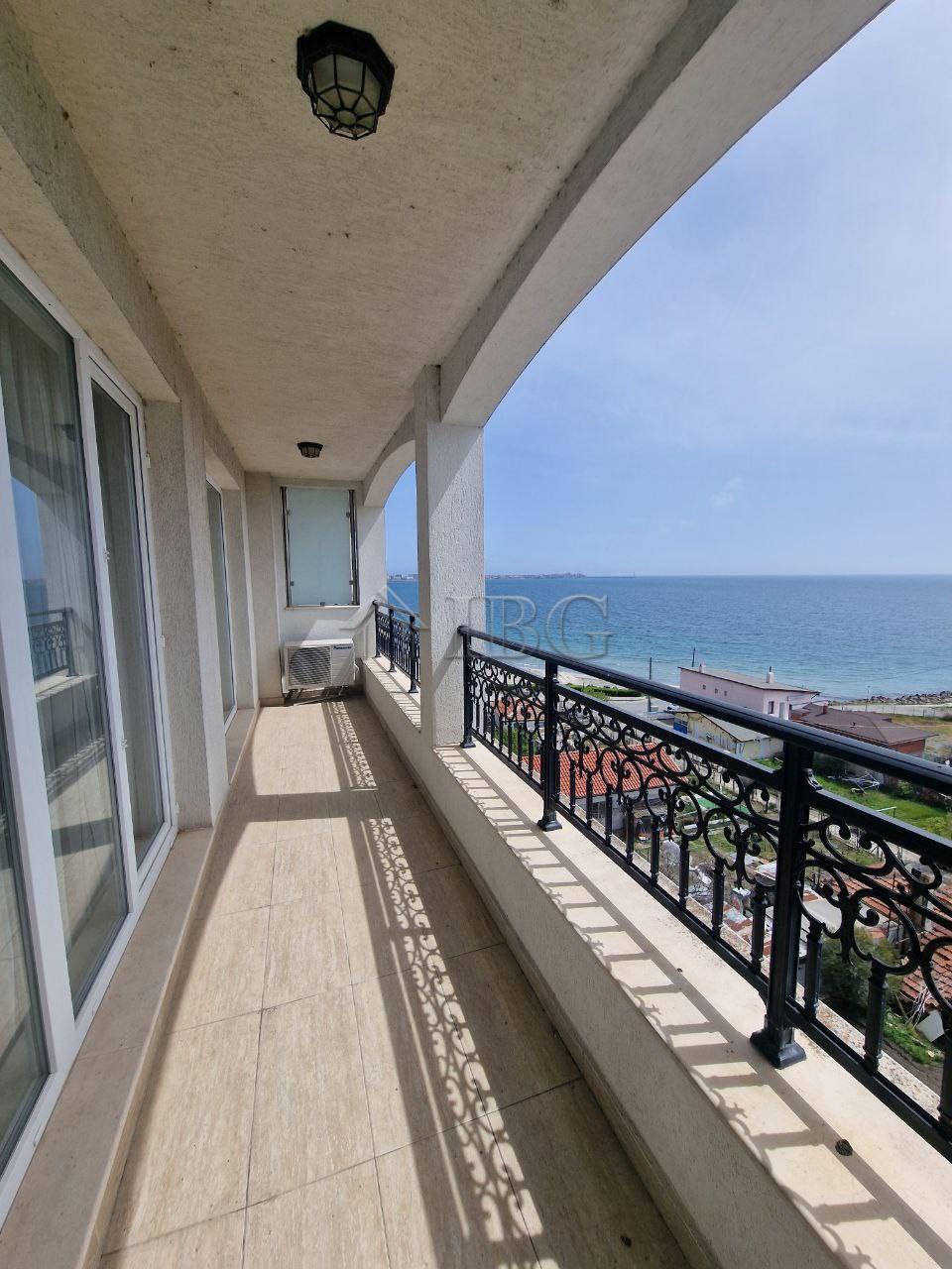 Spacious Studio with Frontal Sea View in Penelope Palace, Pomorie — photo 4 of 16