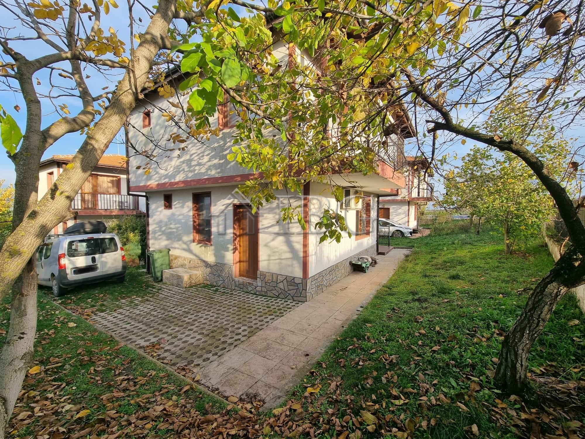 Two-story house in the village of Aleksandrovo, Burgas Region — photo 11 of 25