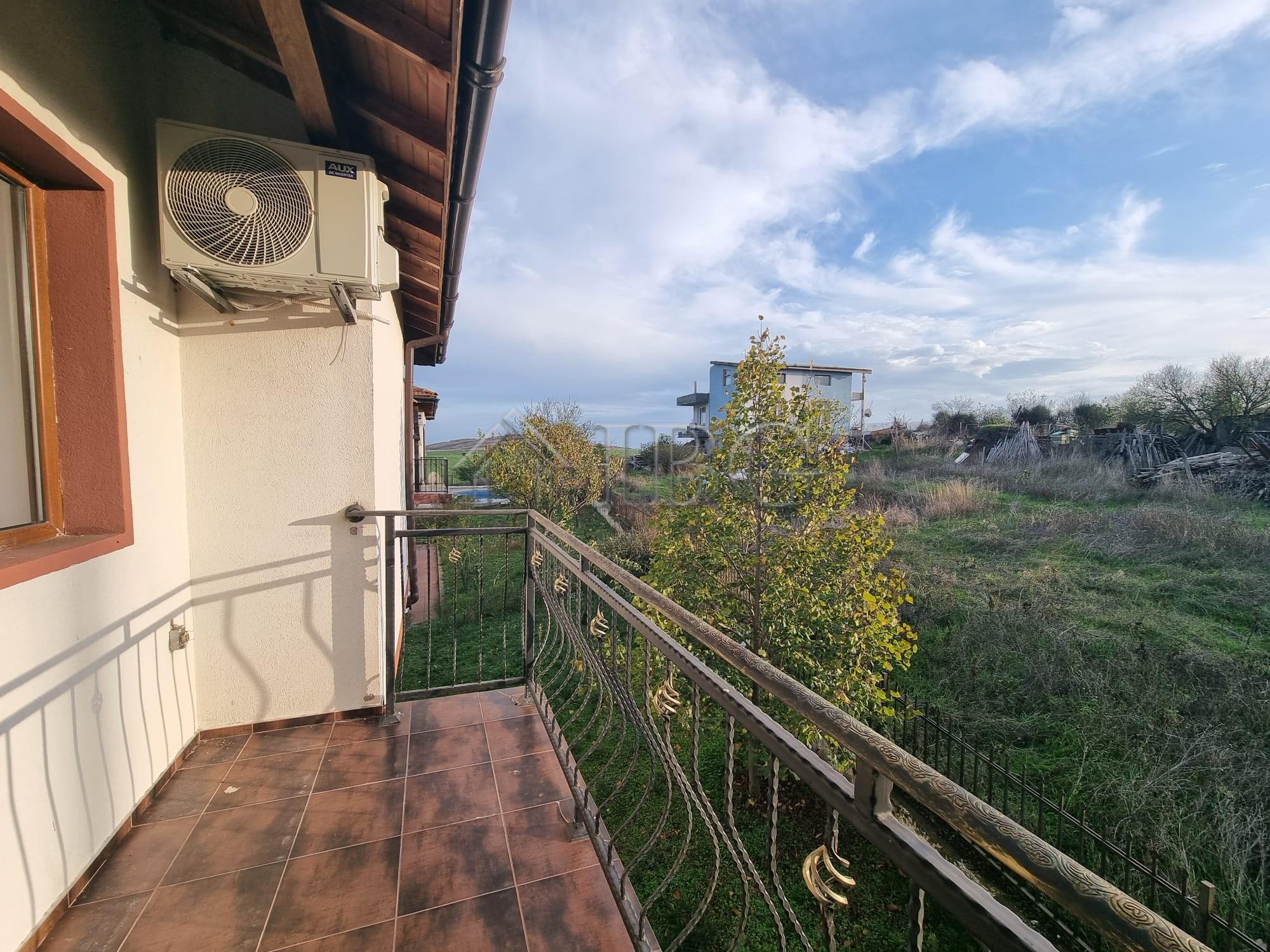 Two-story house in the village of Aleksandrovo, Burgas Region — photo 8 of 25