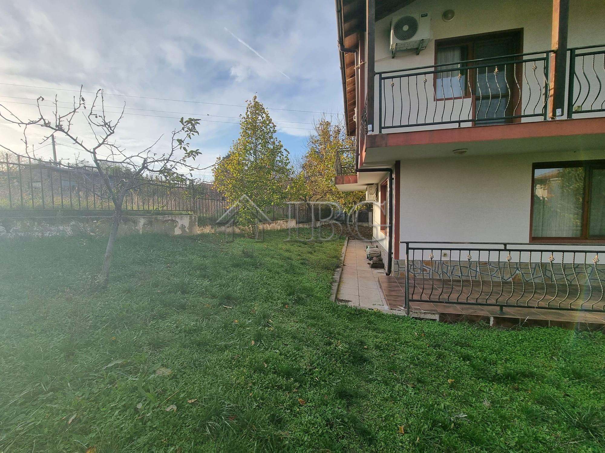 Two-story house in the village of Aleksandrovo, Burgas Region — photo 12 of 25