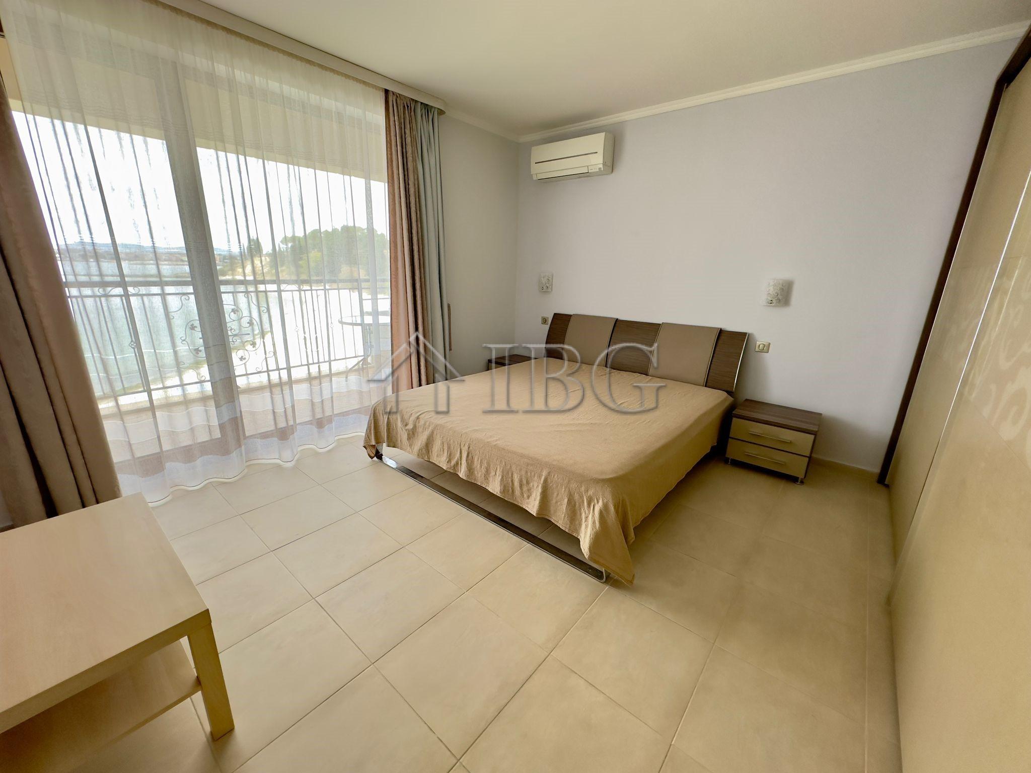 Luxury 3-Room Apartment with Front Sea View First Line Akrotiria Beach, Nessebar — photo 13 of 25