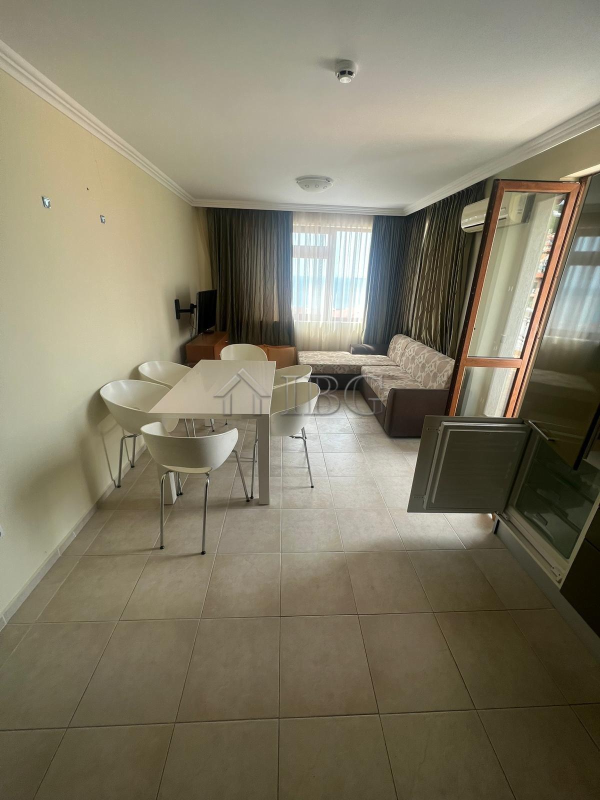 3-Bedroom Apartment with Yacht Harbor View in Caprice, Sveti Vlas — photo 11 of 18