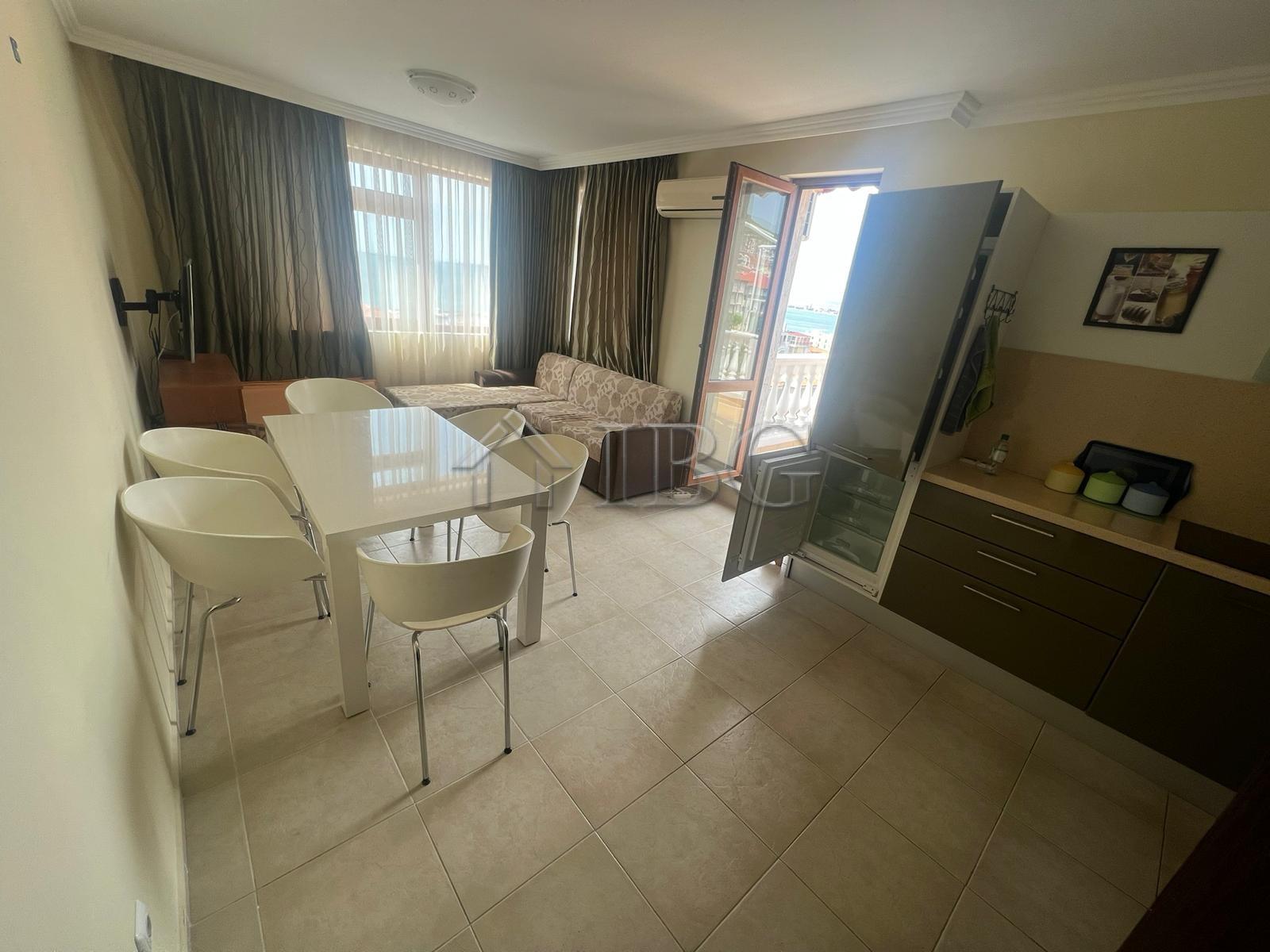 3-Bedroom Apartment with Yacht Harbor View in Caprice, Sveti Vlas — photo 12 of 18