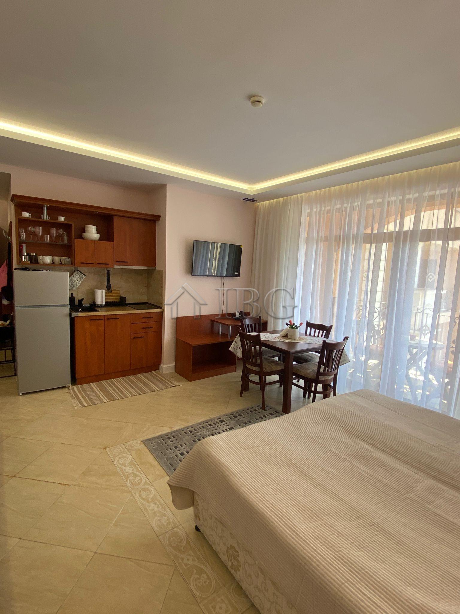 Spacious Studio with Pool View in Palazzo Complex, Sunny Beach — photo 2