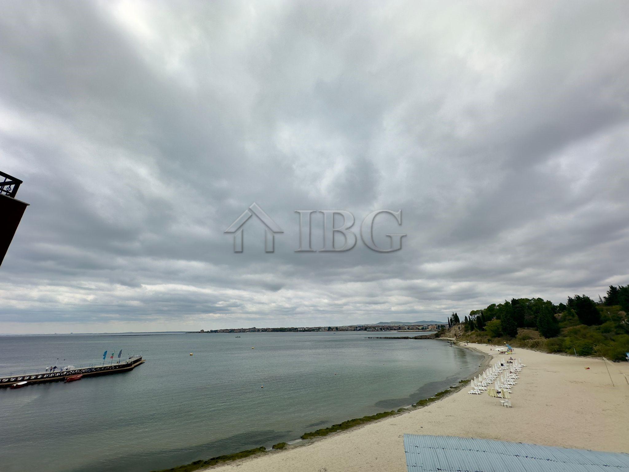 Luxury 3-Room Apartment with Front Sea View First Line Akrotiria Beach, Nessebar — photo 2