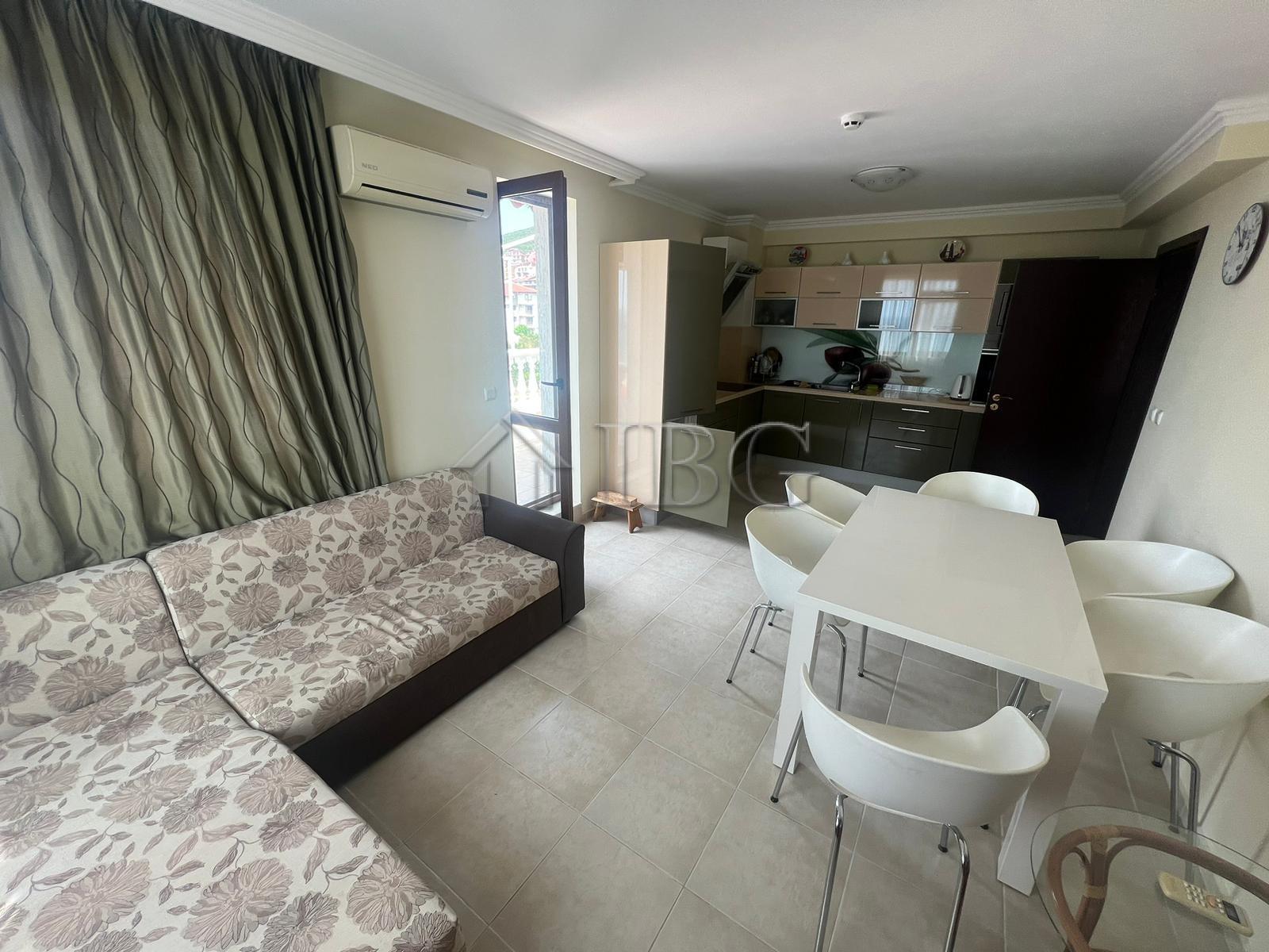 3-Bedroom Apartment with Yacht Harbor View in Caprice, Sveti Vlas — photo 3