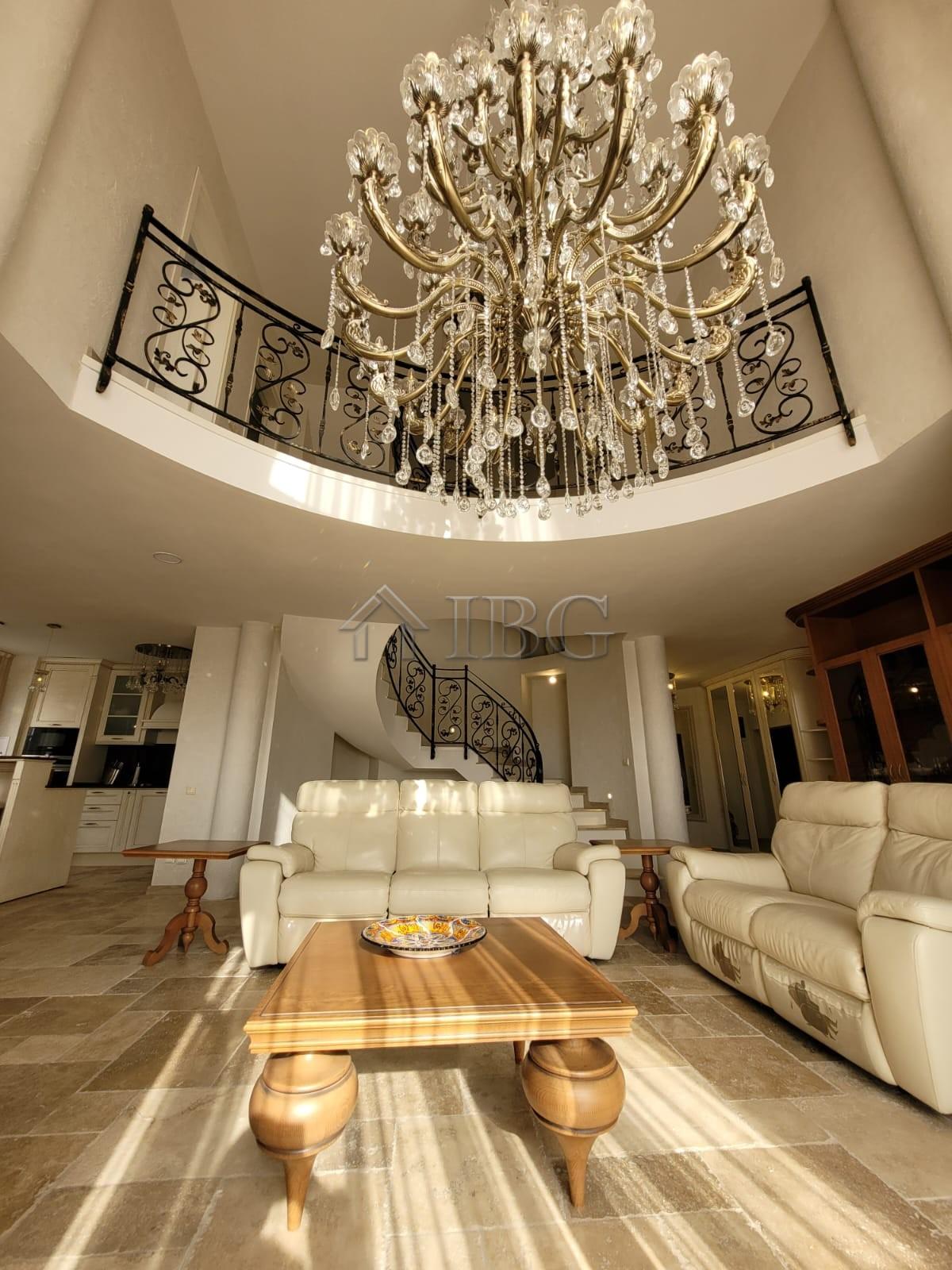 Luxurious Three-Level Maisonette with Sea Views in Arthur Complex, Sveti Vlas — photo 8 of 20