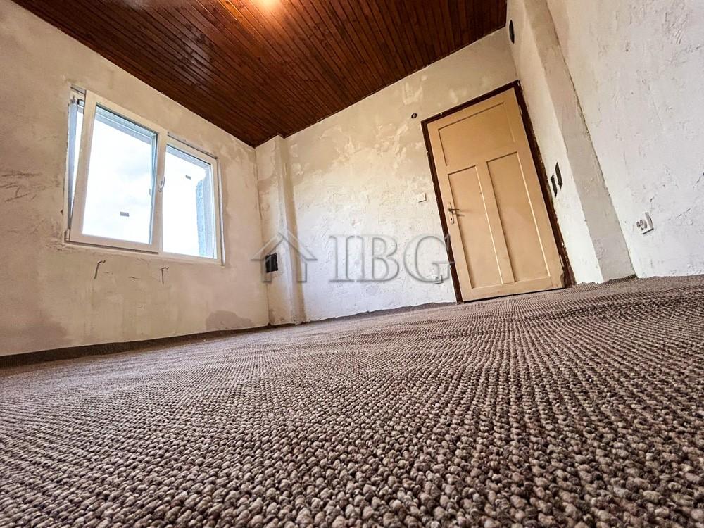 Renovated House with Large Plot — Village of Asparuhovo, 39 km from Burgas — photo 17 of 18