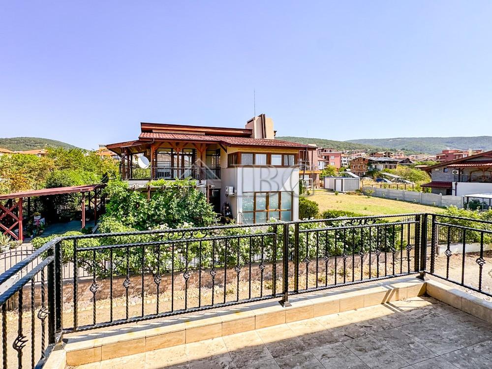 House with Pool and Sea View — Sveti Vlas — photo 13 of 23