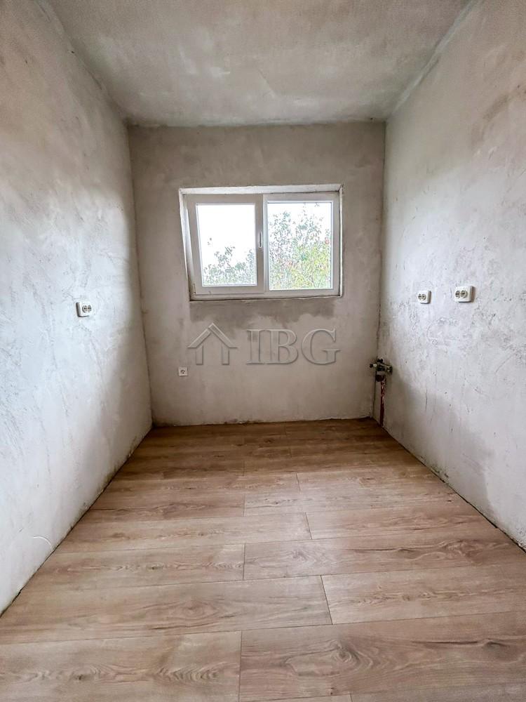 Renovated House with Large Plot — Village of Asparuhovo, 39 km from Burgas — photo 16 of 18