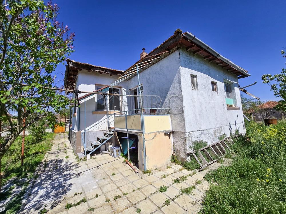 Renovated House with Large Plot — Village of Asparuhovo, 39 km from Burgas — photo 9 of 18