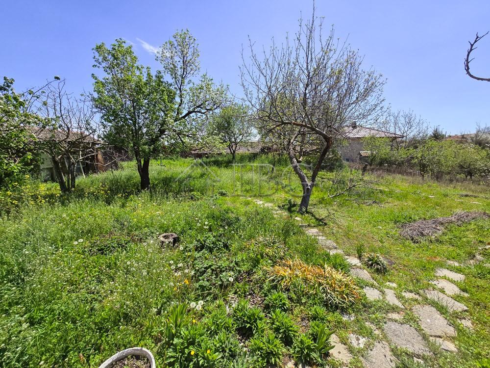 Renovated House with Large Plot — Village of Asparuhovo, 39 km from Burgas — photo 12 of 18