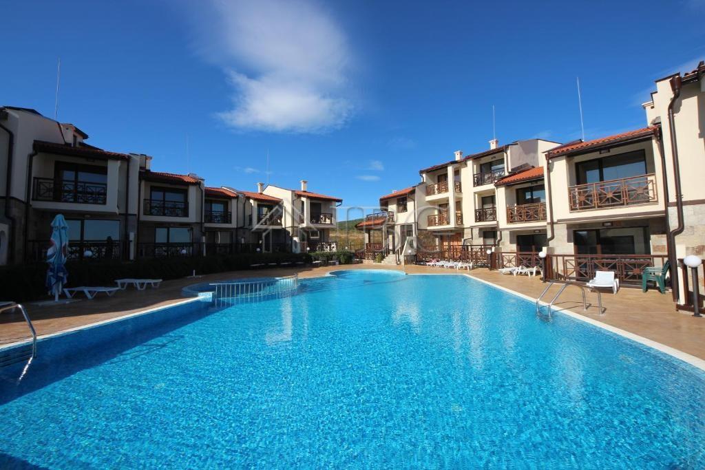 Two-Story Maisonette in Imperial Heights Complex, Kosharitsa — Sunny Beach