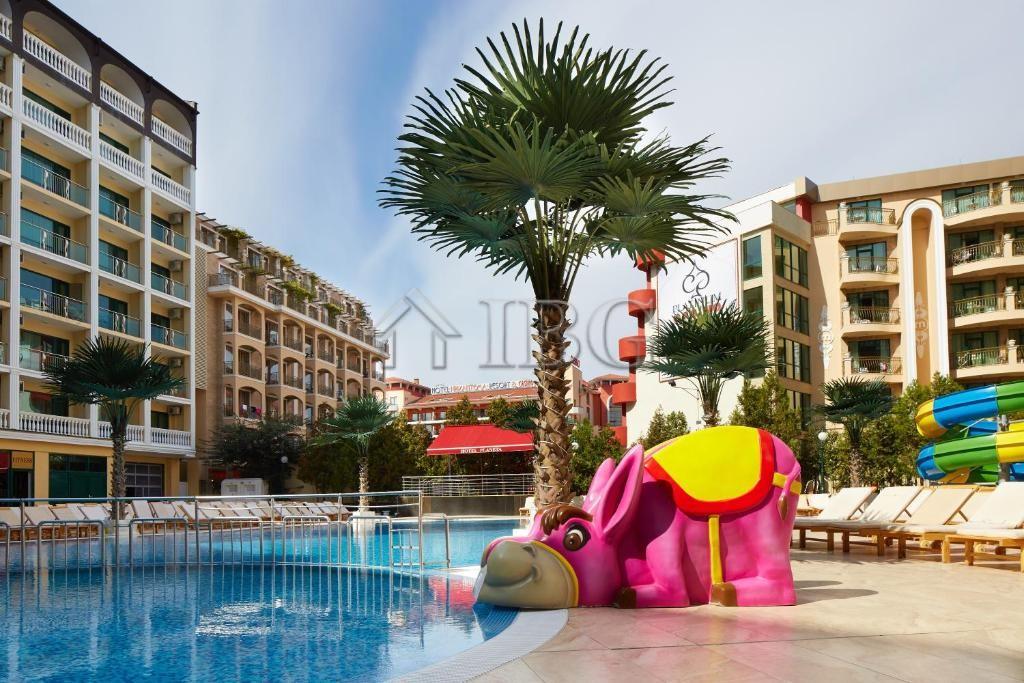 Big Studio with Balcony in Planet Hotel Residential Complex - 2nd line to the Sea, Sunny Beach — photo 2
