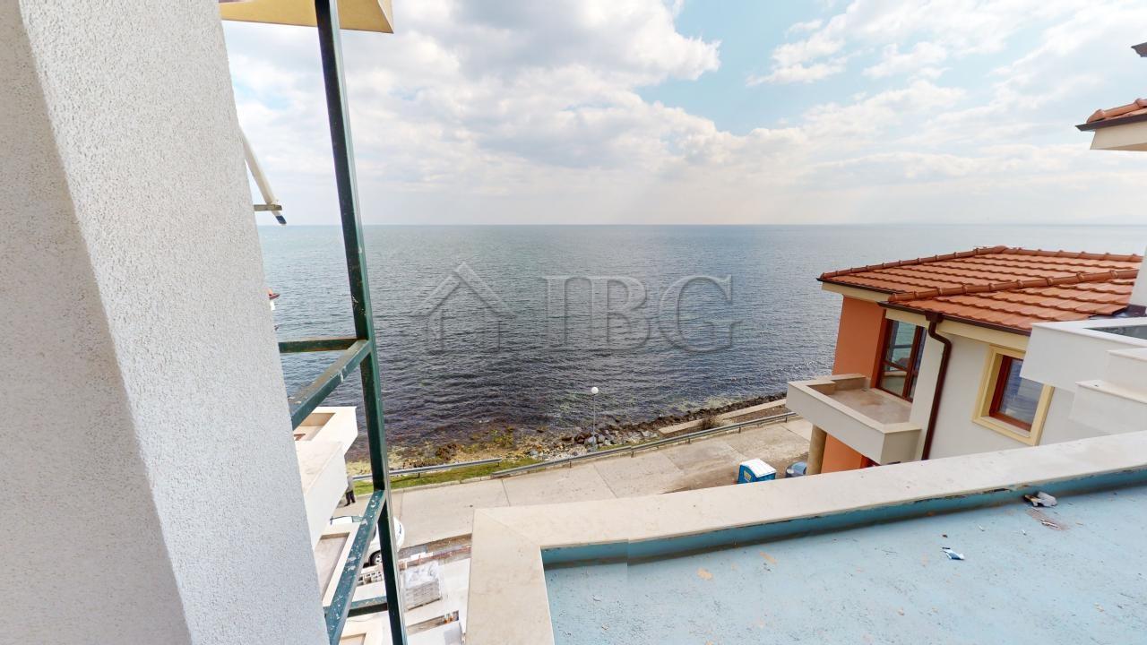 2-Bedroom Apartment with Sea View in Villa Metara, Ravda — photo 4 of 25