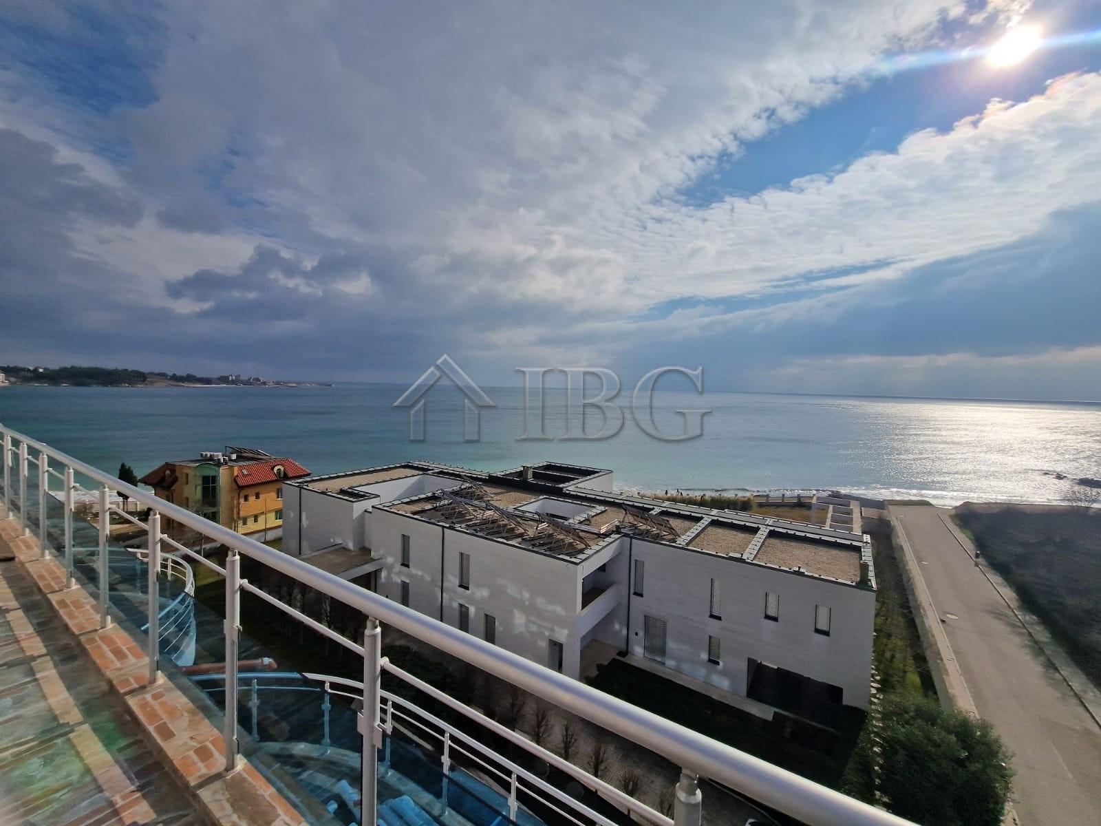 3-Bedroom Penthouse in Oasis Complex, Ravda — First Line to the Sea — photo 23 of 25