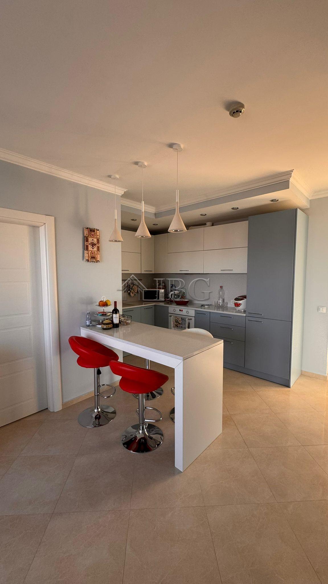 Two-Bedroom Apartment with Sea & Mountain View in Villa Florence, Sveti Vlas — photo 3