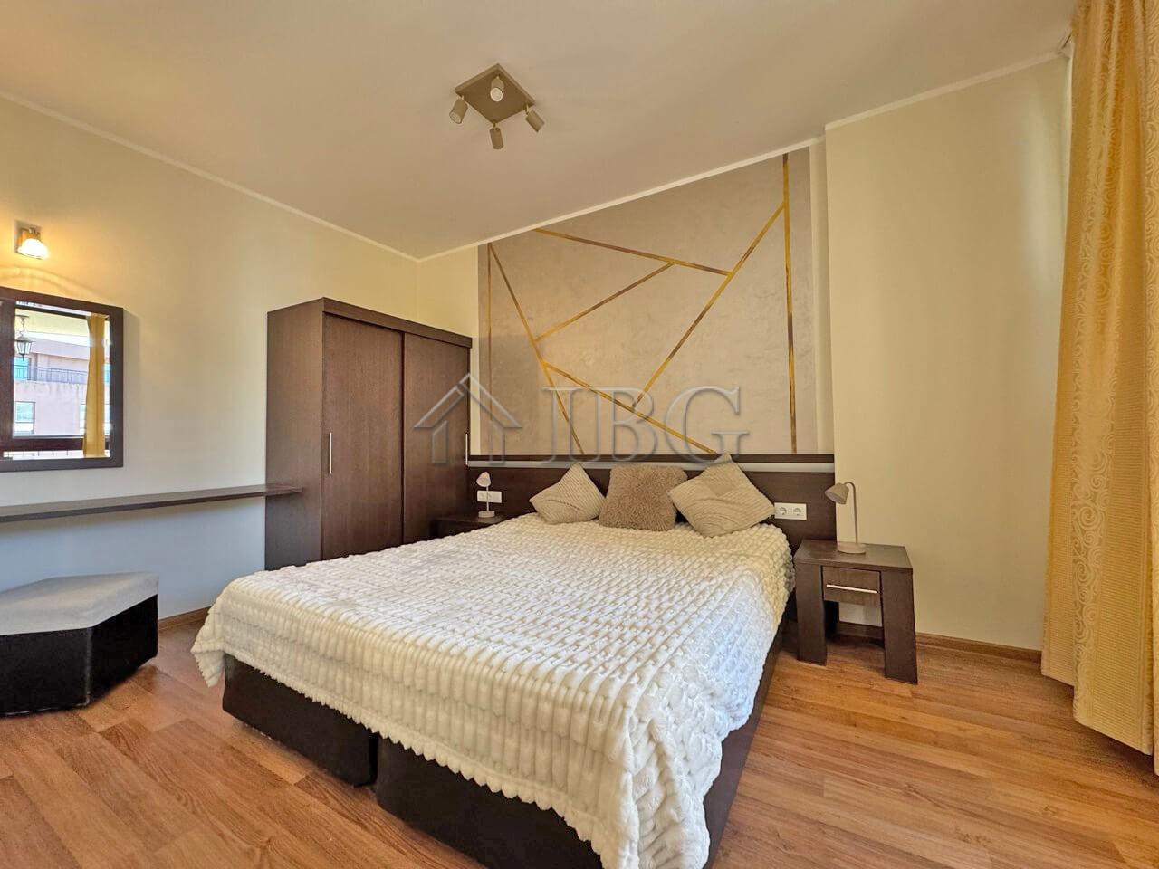 Bright 1-Bedroom Apartment with Pool View - Camelot, Sunny Beach — photo 12 of 13