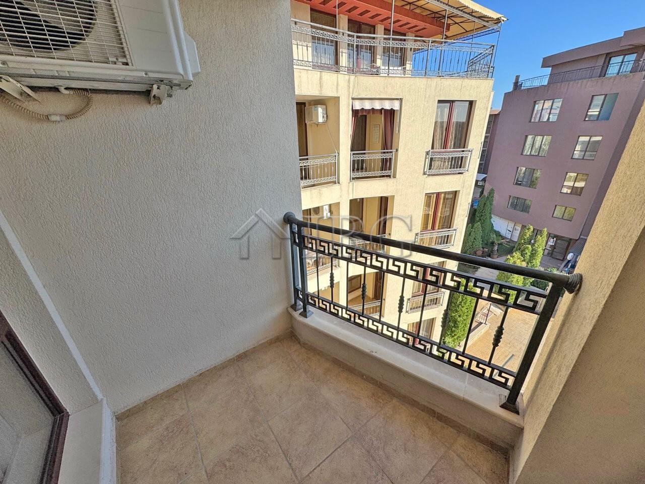 Bright 1-Bedroom Apartment with Pool View - Camelot, Sunny Beach — photo 4