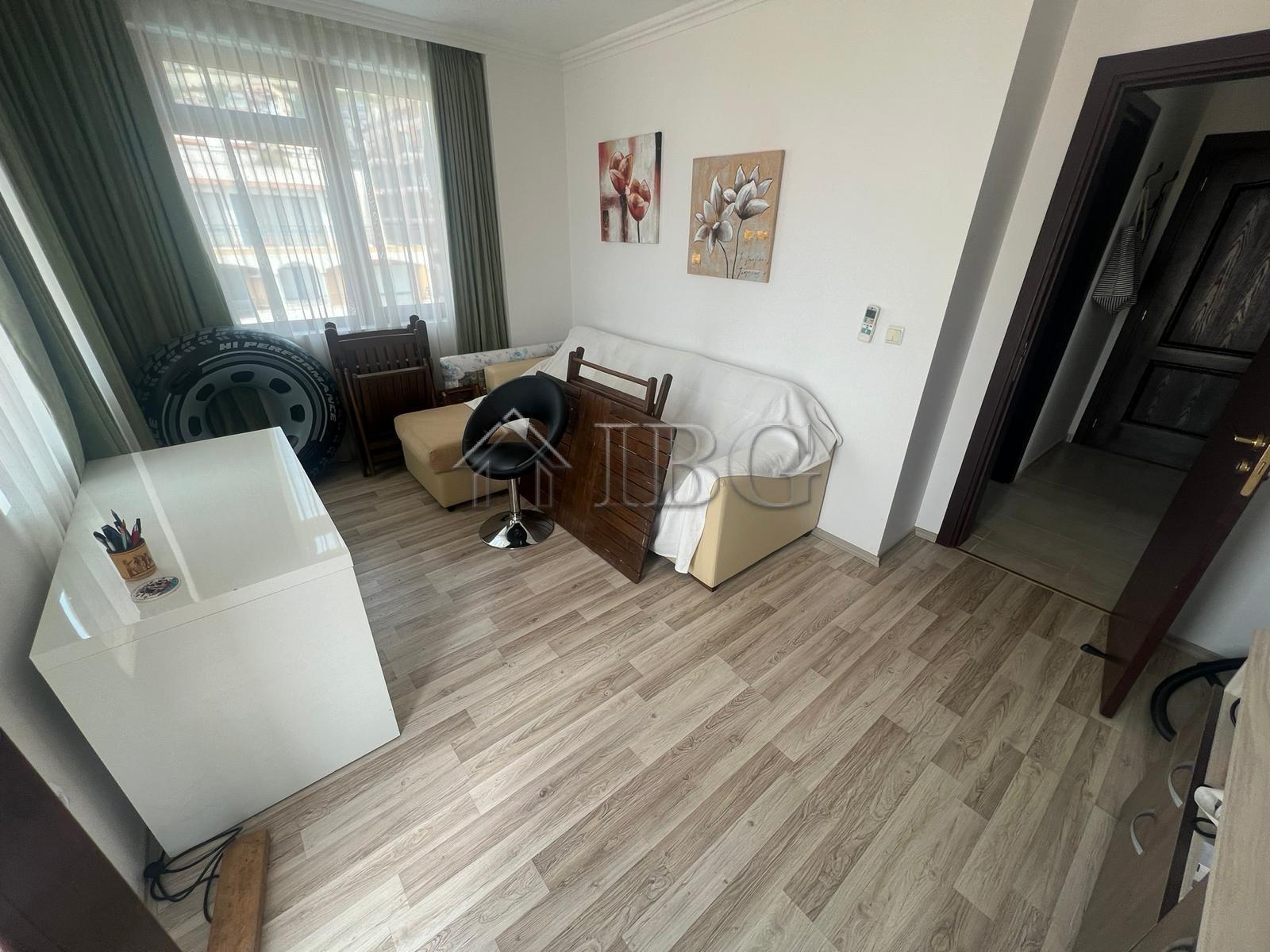3-Bedroom Apartment with Yacht Harbor View in Caprice, Sveti Vlas — photo 15 of 18