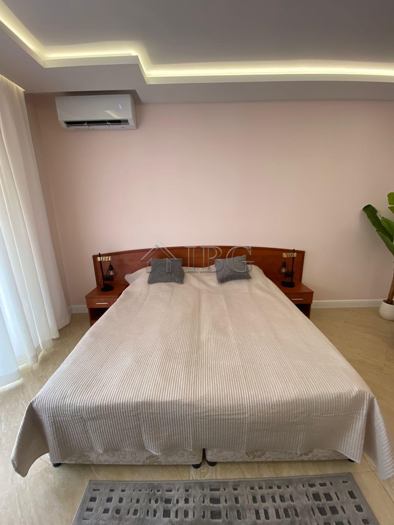 Spacious Studio with Pool View in Palazzo Complex, Sunny Beach — photo 10 of 10