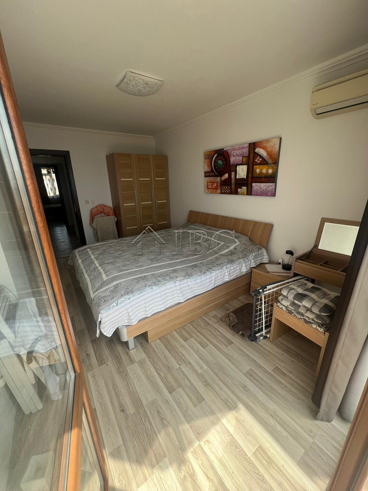 3-Bedroom Apartment with Yacht Harbor View in Caprice, Sveti Vlas — photo 14 of 18