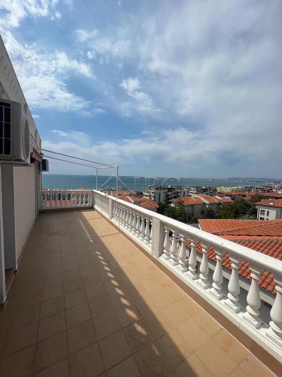 3-Bedroom Apartment with Yacht Harbor View in Caprice, Sveti Vlas — photo 7 of 18